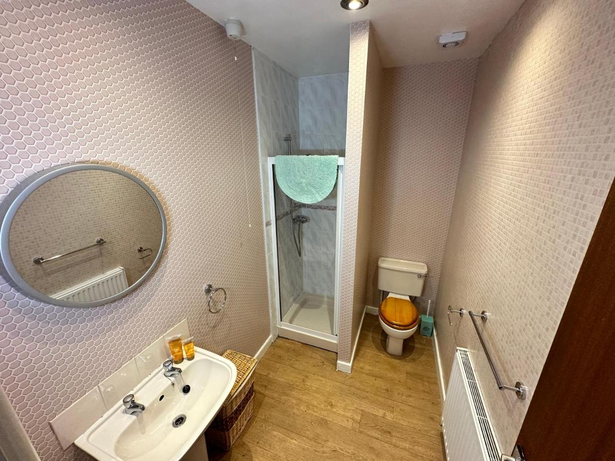 לית'ם סנט אנס Spacious One Bedroom Apartment In Central Location מראה חיצוני תמונה